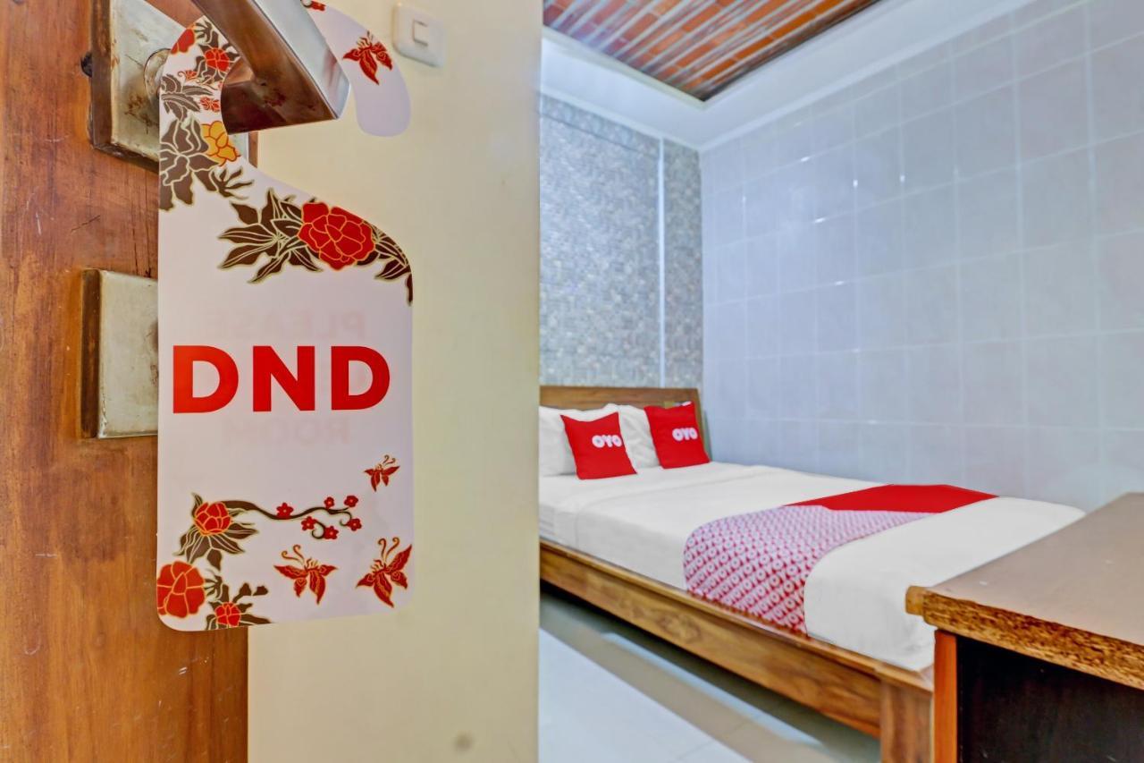 Oyo 90681 Huiz De Rico Guesthouse Syariah Γιογκιακάρτα Εξωτερικό φωτογραφία