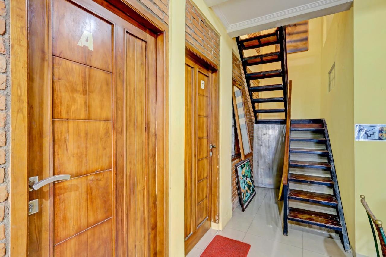 Oyo 90681 Huiz De Rico Guesthouse Syariah Γιογκιακάρτα Εξωτερικό φωτογραφία