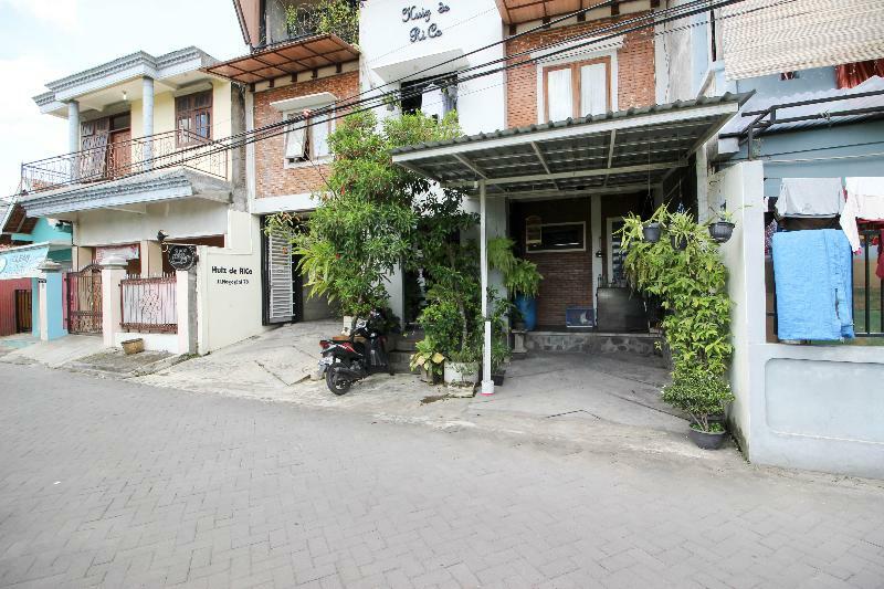 Oyo 90681 Huiz De Rico Guesthouse Syariah Γιογκιακάρτα Εξωτερικό φωτογραφία